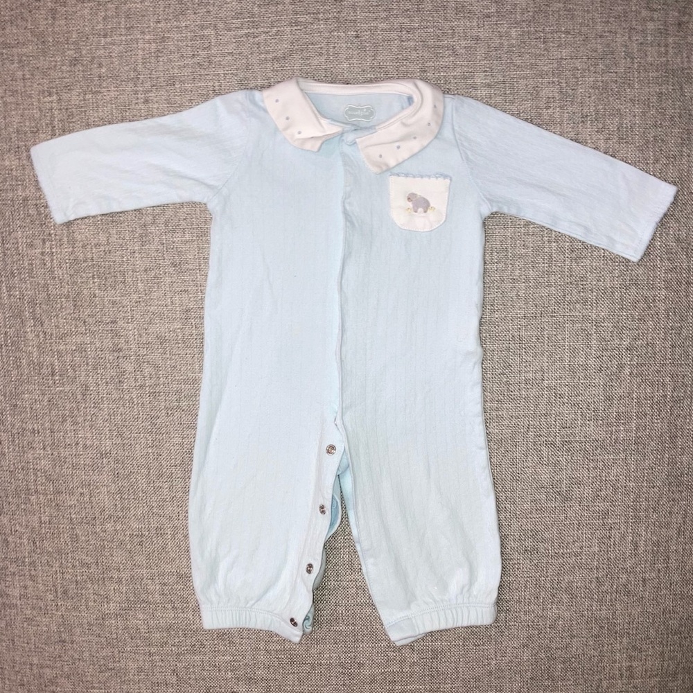 Mudpie 3-6m French knot sheep EUC Blue Baby Snap Romper with Peter Pan Collar